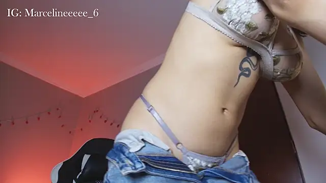 Snapshot of Marcelinee__ chatting on 06-11-26, 02:53 Marcelinee online show from 06-11-26, 02:53