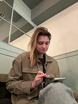 ValenciaShock online show from 12-21-25, 06:53