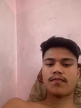 Hullax online show from 04-15-26, 02:51