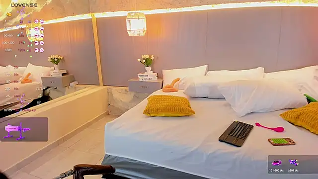 Isabella Daniell online show from 03-08-26, 03:43