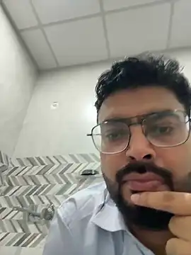 Snapshot of hot_rajat chatting on 05-19-26, 02:40 hot rajat online show from 05-19-26, 02:40