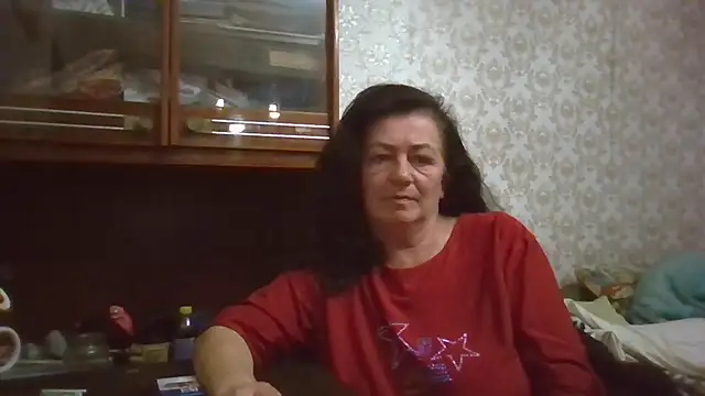 GypsiQueen2 online show from 10-28-25, 03:58