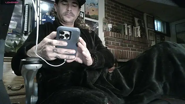 Snapshot of XxBobbyDigitalxX chatting on 07-12-26, 02:19 XxBobbyDigitalxX online show from 07-12-26, 02:19