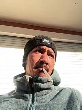 juniiorre online show from 12-18-25, 08:31