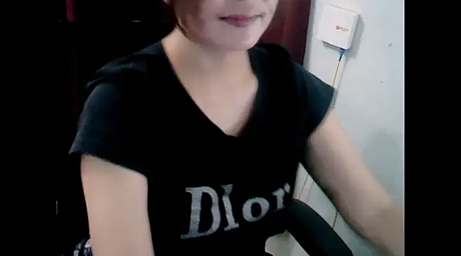 Snapshot of makemefallin chatting on 01-13-25, 02:32 makemefallin online show from 01-13-25, 02:32