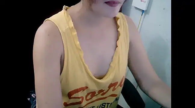 Snapshot of makemefallin chatting on 01-21-25, 01:32 makemefallin online show from 01-21-25, 01:32