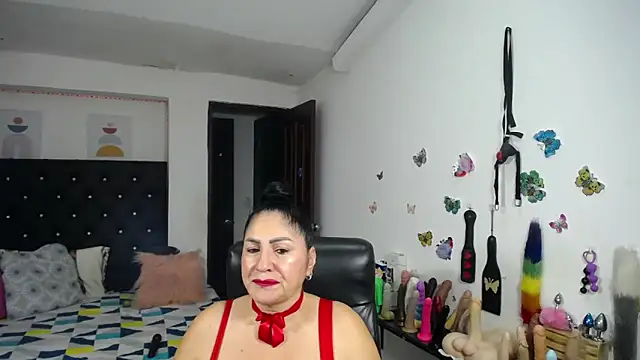 Snapshot of mature_bigboobs10 chatting on 06-20-26, 04:15 mature bigboobs10 online show from 06-20-26, 04:15