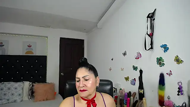 Snapshot of mature_bigboobs10 chatting on 06-27-26, 04:06 mature bigboobs10 online show from 06-27-26, 04:06