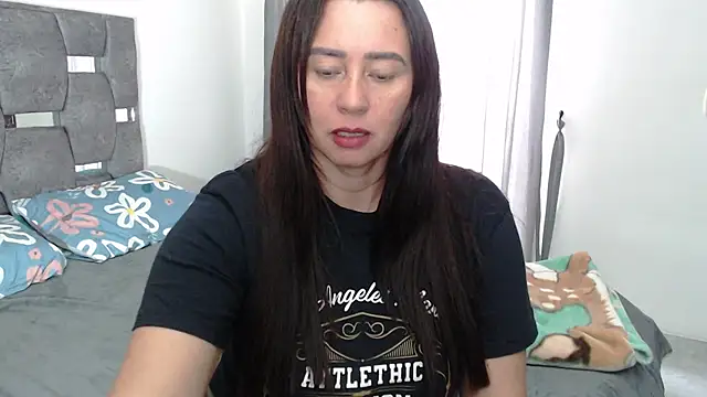 sara hott 1 online show from 05-15-26, 07:43