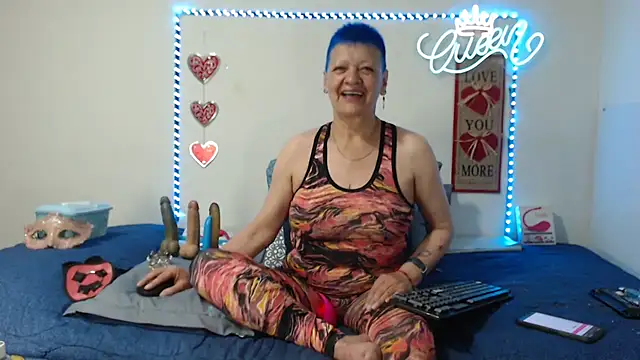 loquitaqueen011 online show from 09-21-25, 04:41