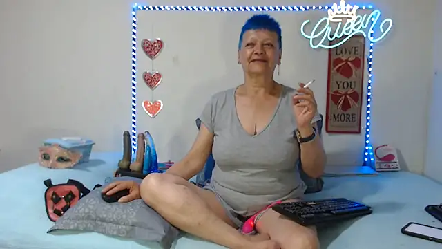 Snapshot of loquitaqueen011 chatting on 05-13-26, 10:38 loquitaqueen011 online show from 05-13-26, 10:38