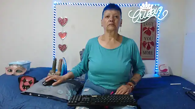Snapshot of loquitaqueen011 chatting on 05-19-26, 09:43 loquitaqueen011 online show from 05-19-26, 09:43