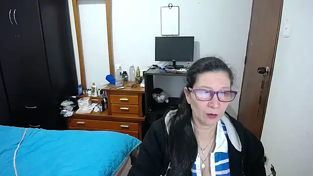 latin49 online show from 09-30-25, 04:39