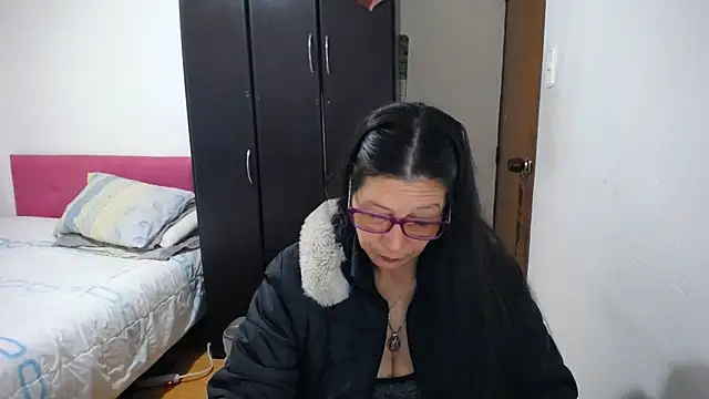 latin49 online show from 06-15-26, 05:31