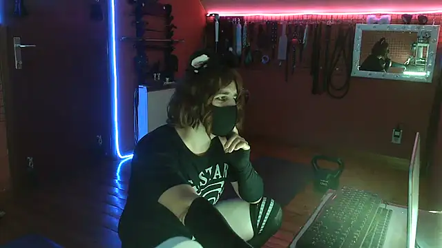 Snapshot of Ginny-the-bdsm-nympho chatting on 05-31-26, 05:09 Ginny-the-bdsm-nympho online show from 05-31-26, 05:09