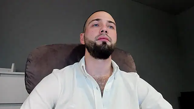 Snapshot of A_____________ chatting on 09-26-25, 12:20 A online show from 09-26-25, 12:20