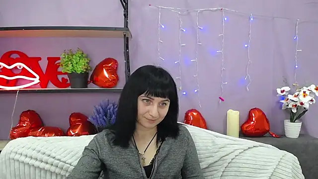 NinaFlawlees online show from 03-08-25, 01:39