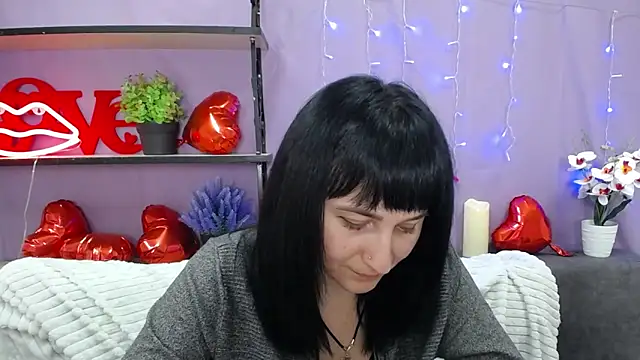 NinaFlawlees online show from 03-08-25, 04:45