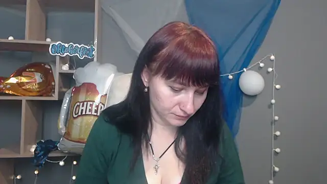 NinaFlawlees online show from 10-10-25, 11:53