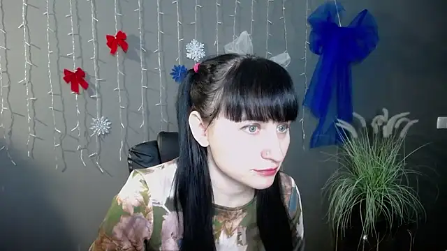 NinaFlawlees online show from 12-18-25, 01:39