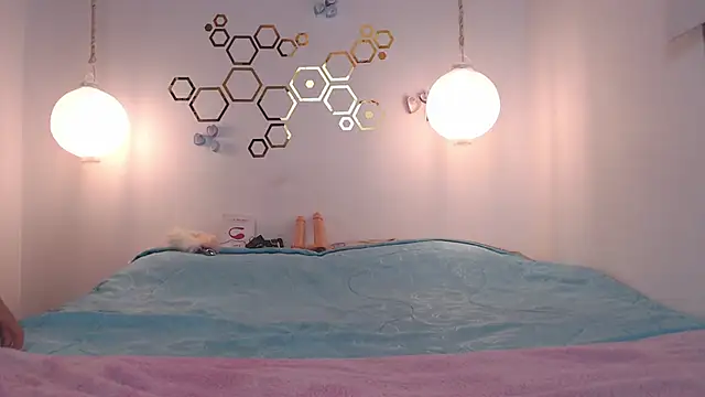 adriscute online show from 03-10-25, 01:45