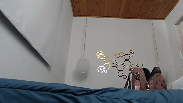 adriscute online show from 03-23-25, 03:10