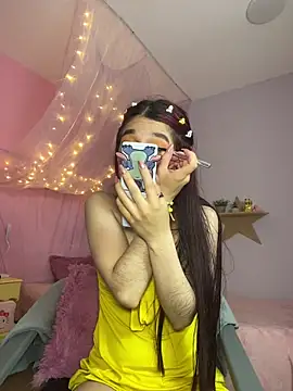 adriscute online show from 05-26-26, 01:56