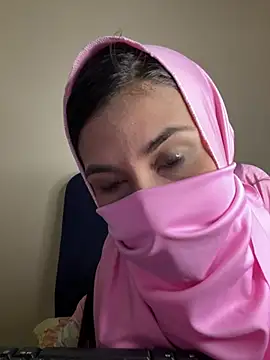 Snapshot of alia_bashar chatting on 12-10-24, 03:09 alia bashar online show from 12-10-24, 03:09