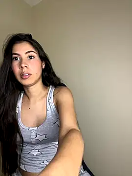 Snapshot of alia_bashar chatting on 10-06-25, 02:31 alia bashar online show from 10-06-25, 02:31