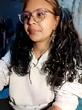 Snapshot of Hathorlove chatting on 12-12-24, 01:10 Hathorlove online show from 12-12-24, 01:10