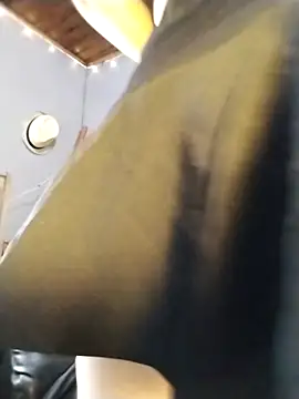 Snapshot of Hathorlove chatting on 12-24-24, 01:49 Hathorlove online show from 12-24-24, 01:49