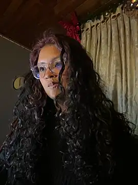 Snapshot of Hathorlove chatting on 01-24-25, 01:35 Hathorlove online show from 01-24-25, 01:35