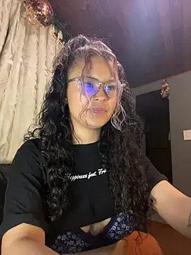 Snapshot of Hathorlove chatting on 02-02-25, 11:21 Hathorlove online show from 02-02-25, 11:21