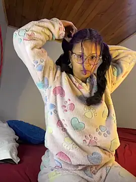 Snapshot of Hathorlove chatting on 02-14-25, 12:09 Hathorlove online show from 02-14-25, 12:09