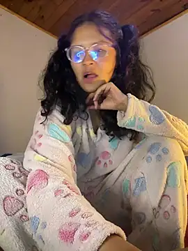 Snapshot of Hathorlove chatting on 02-14-25, 04:47 Hathorlove online show from 02-14-25, 04:47