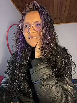 Snapshot of Hathorlove chatting on 02-27-25, 02:32 Hathorlove online show from 02-27-25, 02:32