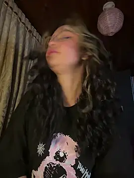 Snapshot of Hathorlove chatting on 09-13-25, 12:21 Hathorlove online show from 09-13-25, 12:21