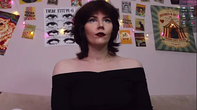 Luna Blake online show from 04-04-26, 12:57