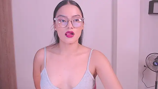 Snapshot of 1eve_rox chatting on 11-19-25, 11:49 1eve rox online show from 11-19-25, 11:49