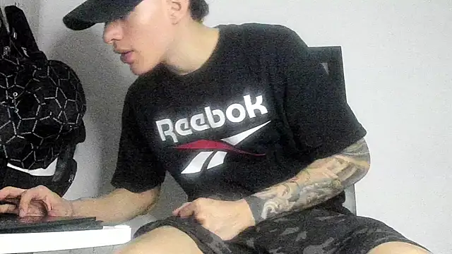 Snapshot of enzo_bvlgari chatting on 01-08-26, 07:21 enzo bvlgari online show from 01-08-26, 07:21