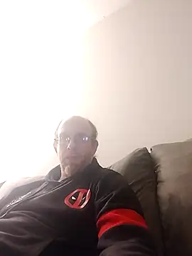 Snapshot of TaylorBlaze chatting on 12-26-24, 01:40 TaylorBlaze online show from 12-26-24, 01:40