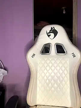 bunnydark00 online show from 10-28-25, 09:28