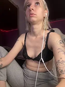 bunnydark00 online show from 04-17-26, 04:59