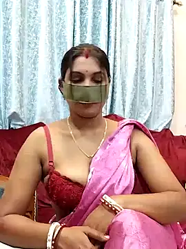 Queen Dolly online show from 12-15-24, 05:53