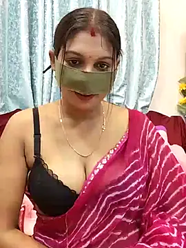 Queen Dolly online show from 02-25-25, 05:58