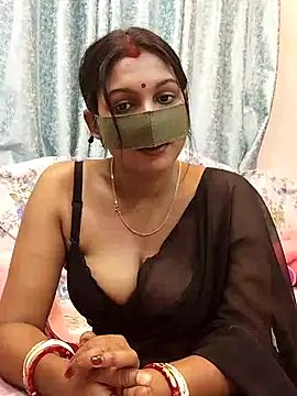 Queen Dolly online show from 03-18-25, 06:04