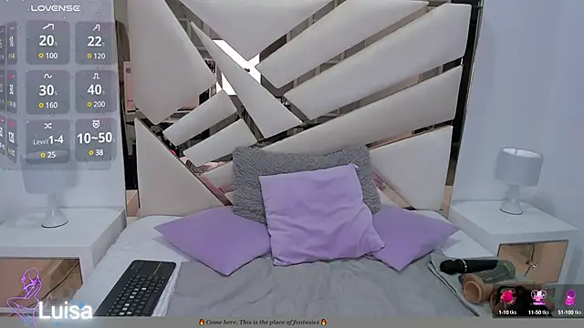 Snapshot of Naughty__Mom chatting on 01-08-25, 12:05 Naughty Mom online show from 01-08-25, 12:05