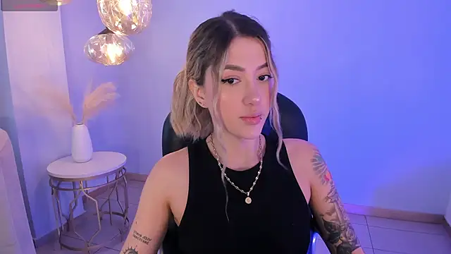 EveBensonX online show from 01-19-25, 03:50
