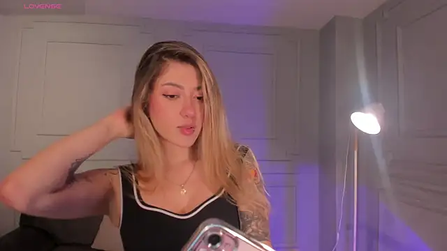 EveBensonX online show from 03-09-26, 06:56