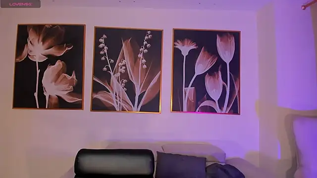 EveBensonX online show from 03-22-26, 05:49